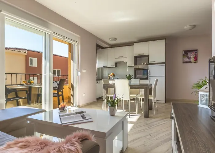 Апартаменты Andela 4