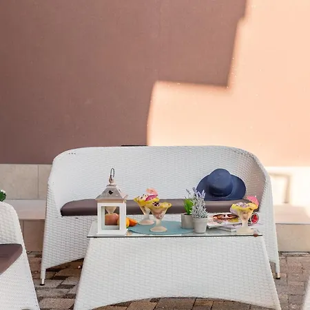 Apartment Andela 4 *