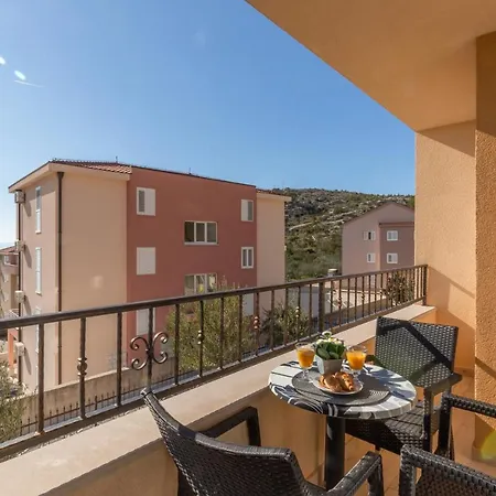 Andela 4 아파트 *