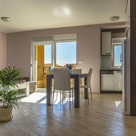 Andela 4 Apartment *